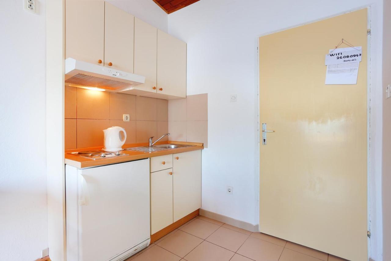 Apartments By The Sea Igrane, Makarska - 6653 エクステリア 写真