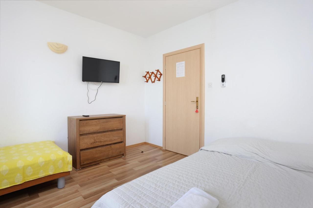Apartments By The Sea Igrane, Makarska - 6653 エクステリア 写真