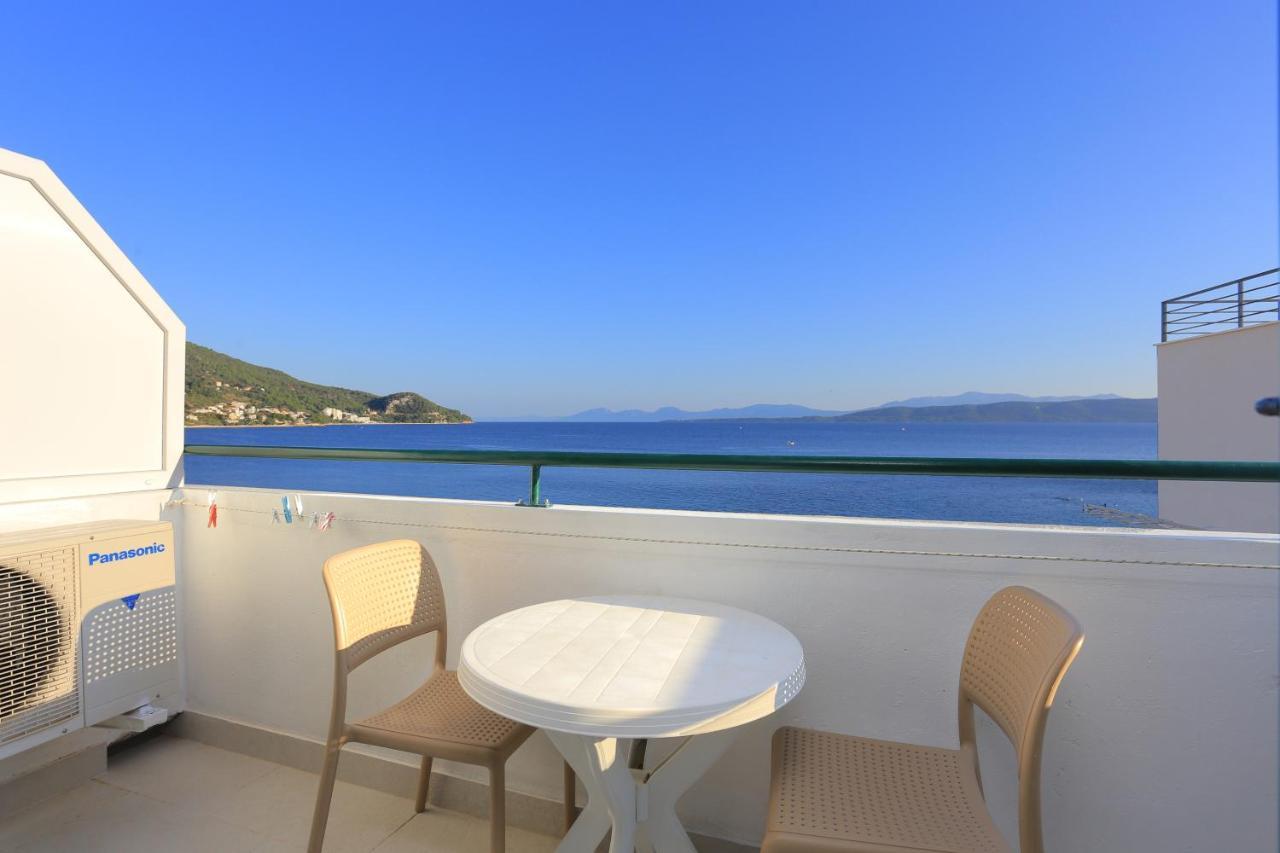 Apartments By The Sea Igrane, Makarska - 6653 エクステリア 写真